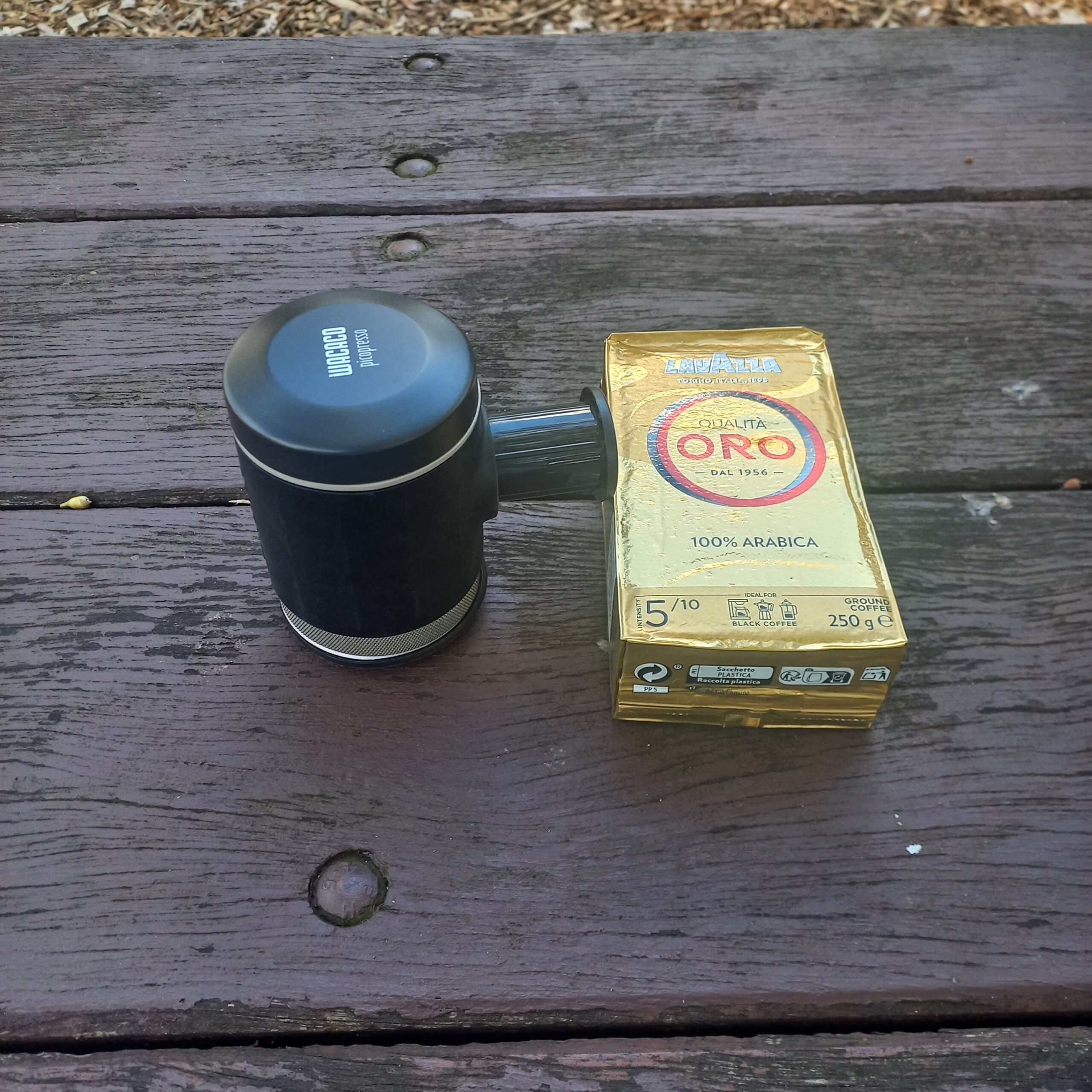 Wacaco Picopresso with Lavazza ground coffee on tabel